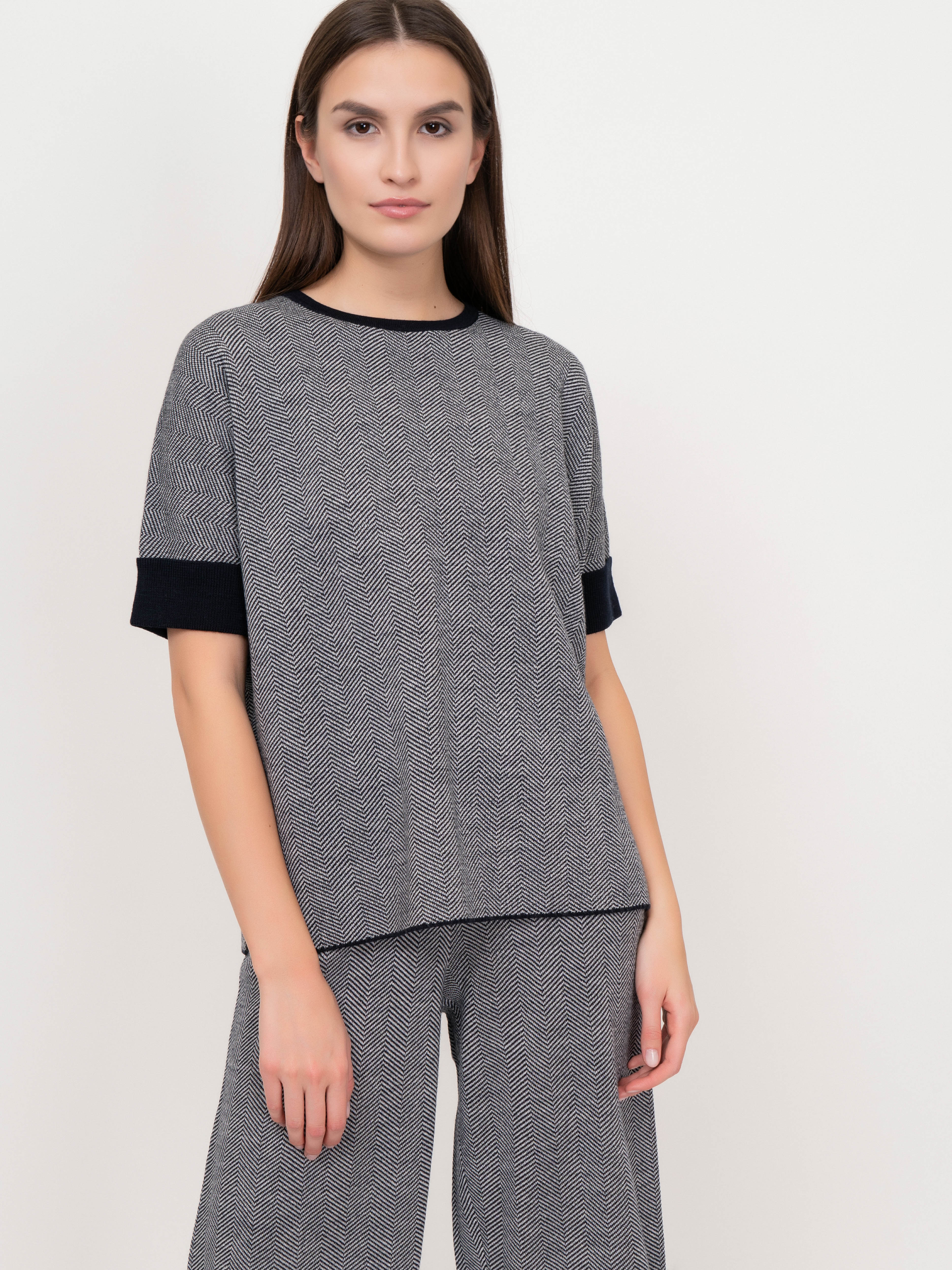 Э802163/20002/20-02 Джемпер Unq