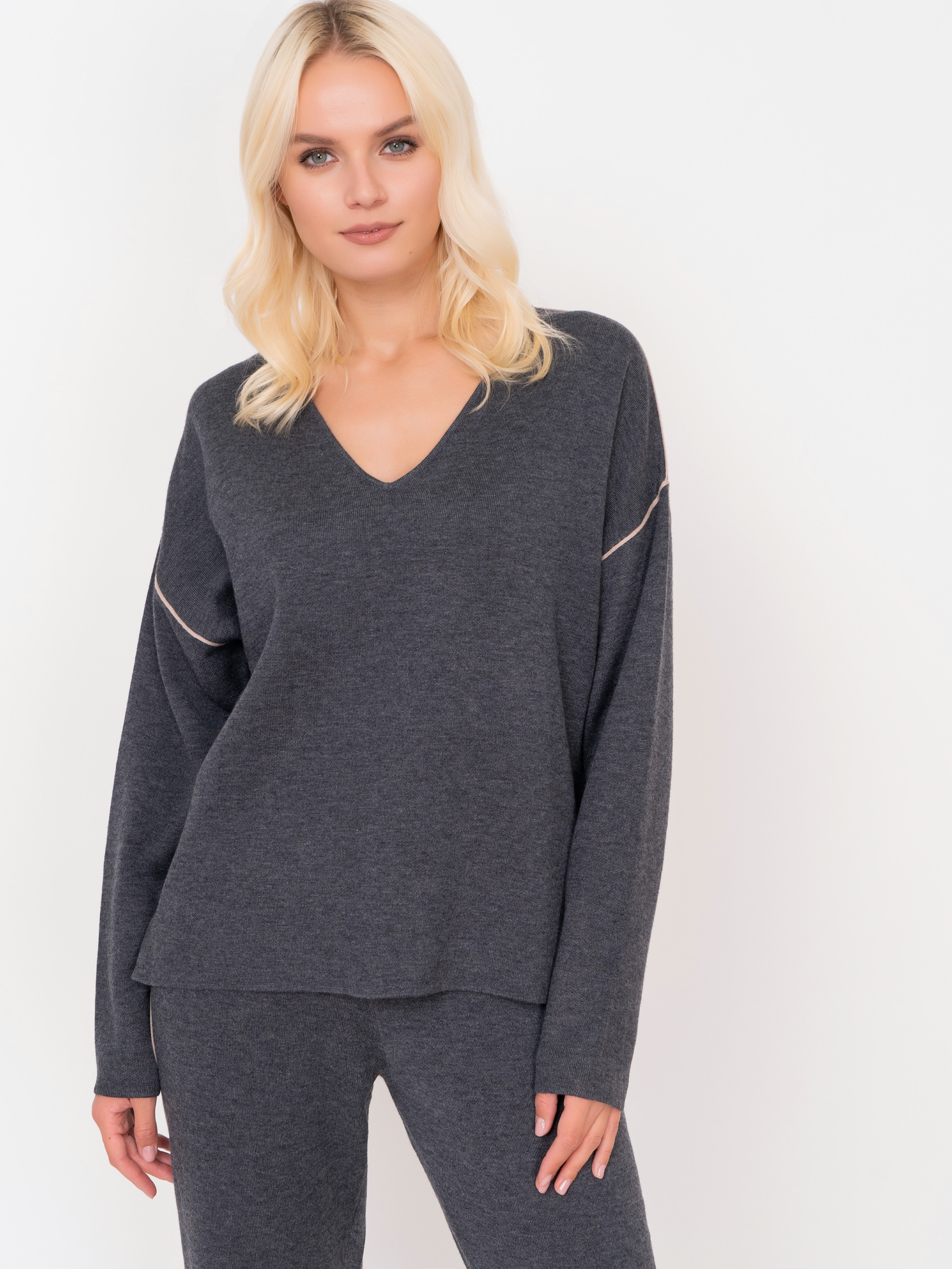 Э812283/20013/21-02 Пуловер Unq