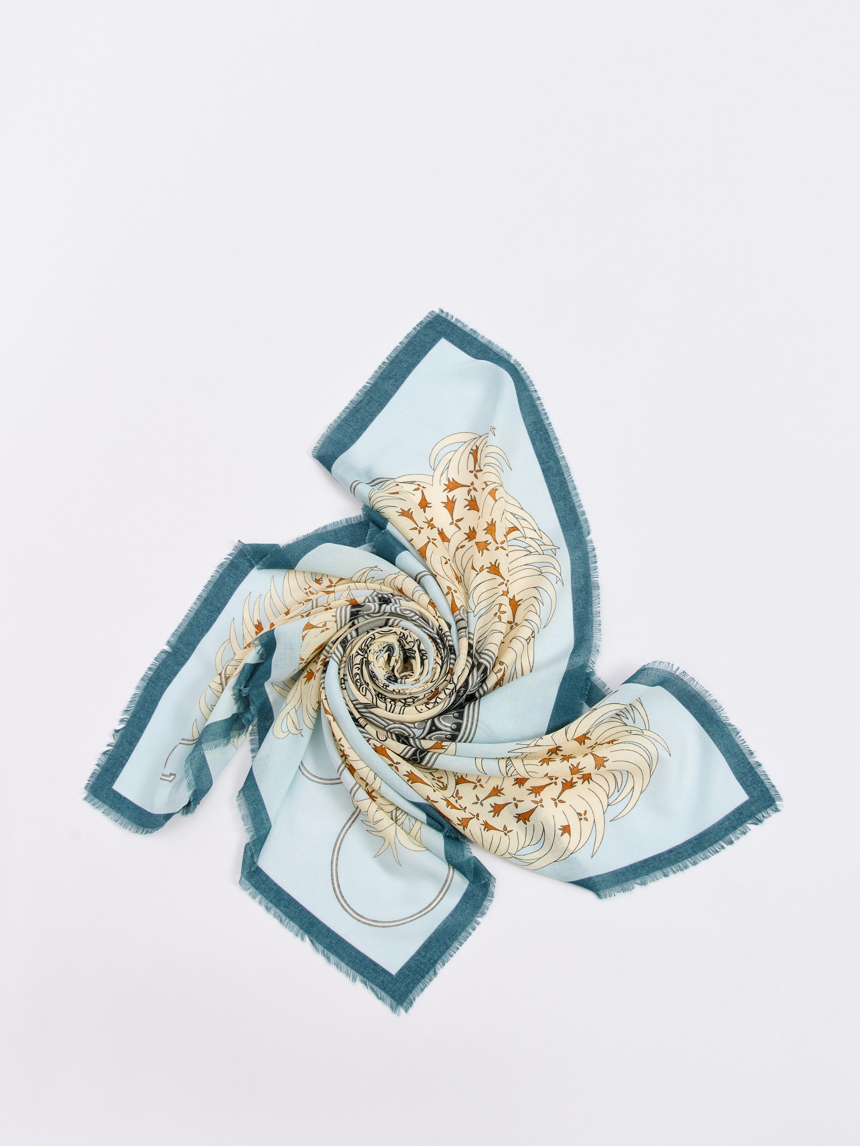 ЭLSZ33-631-11/м/25-02 Платок Labbra