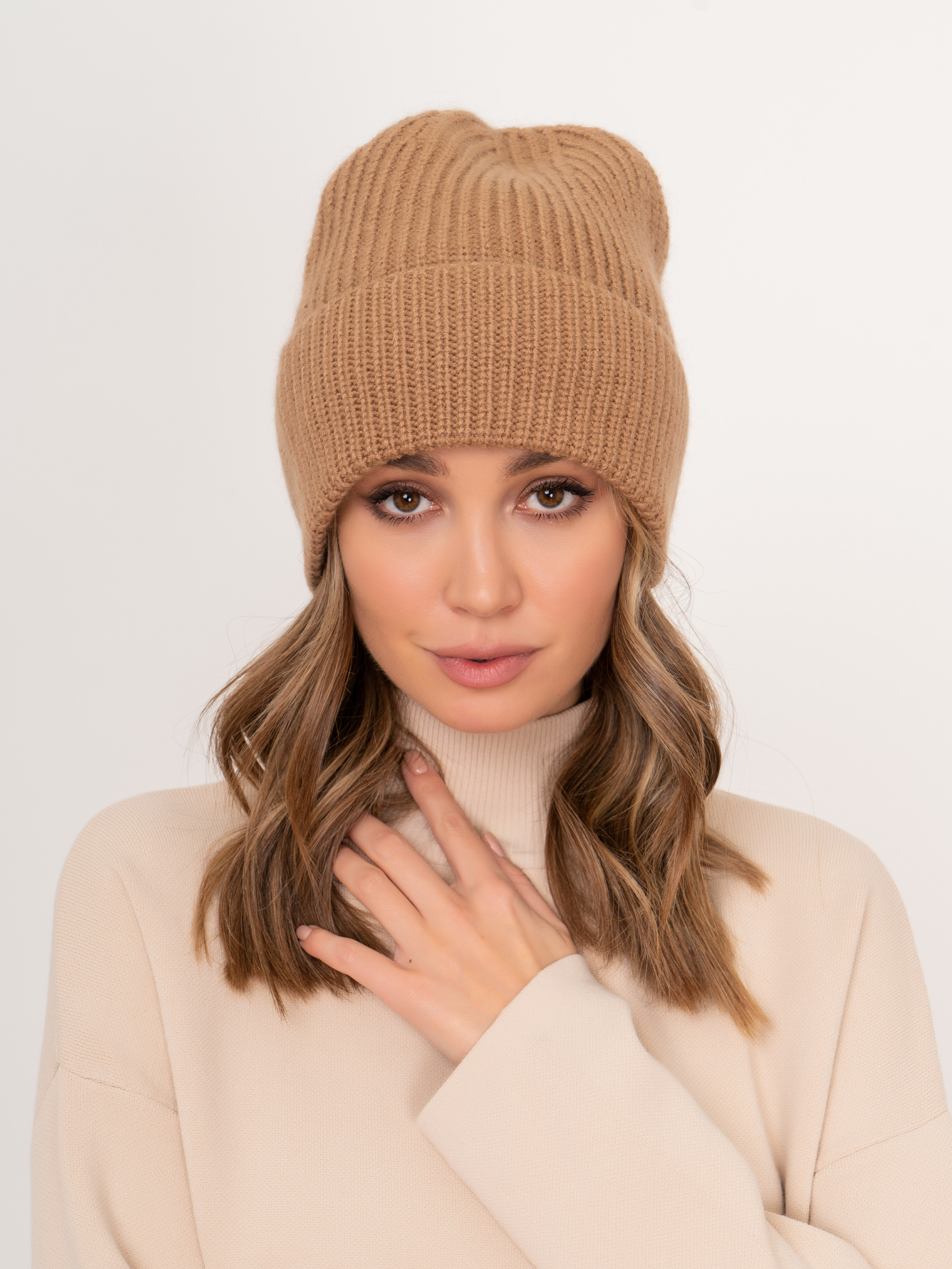 Э848998/5879/21-02 Шапка Luisa Cerano