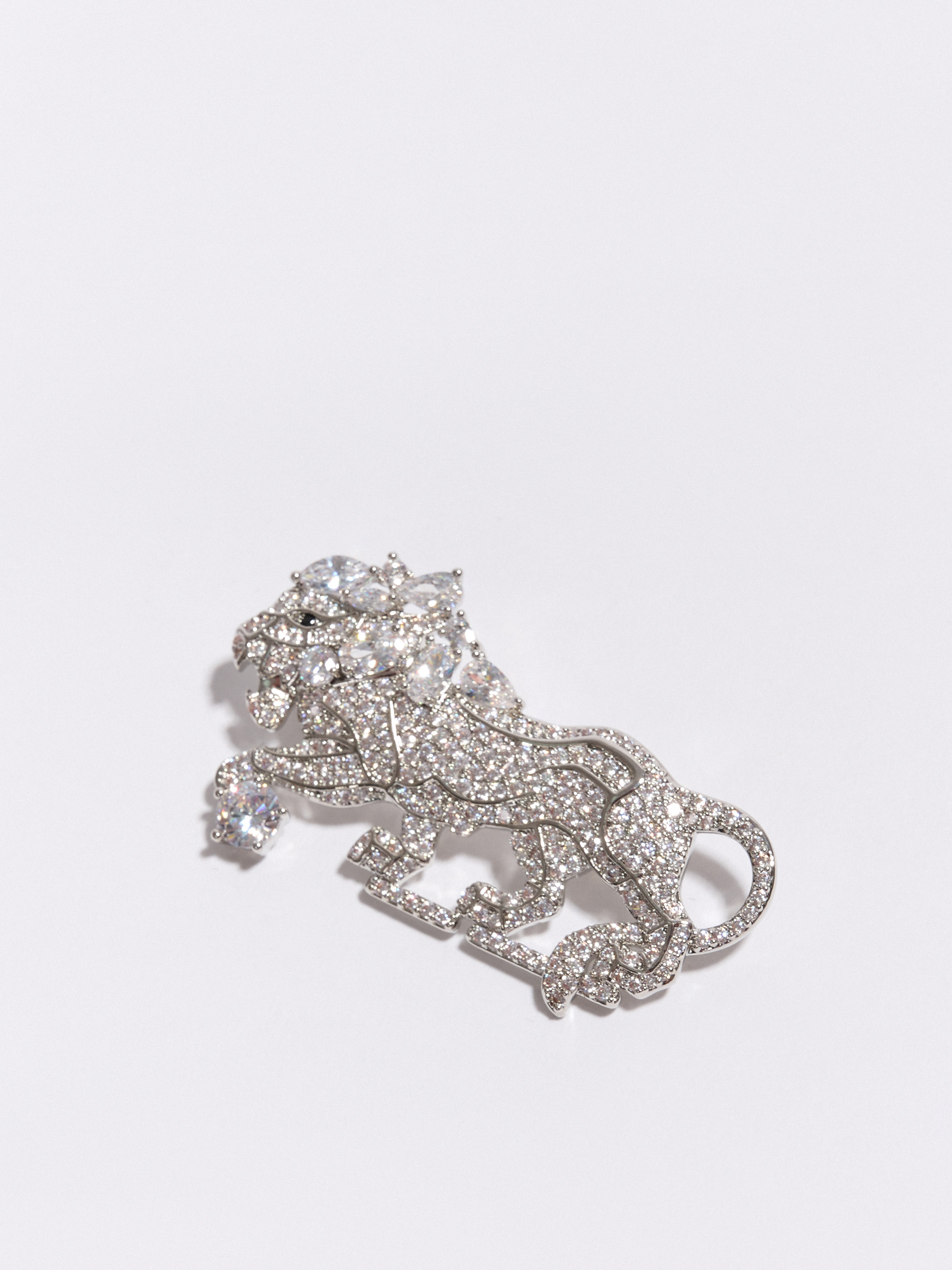 Э422778/24-02 Брошь Серебряный Лев Ярославна