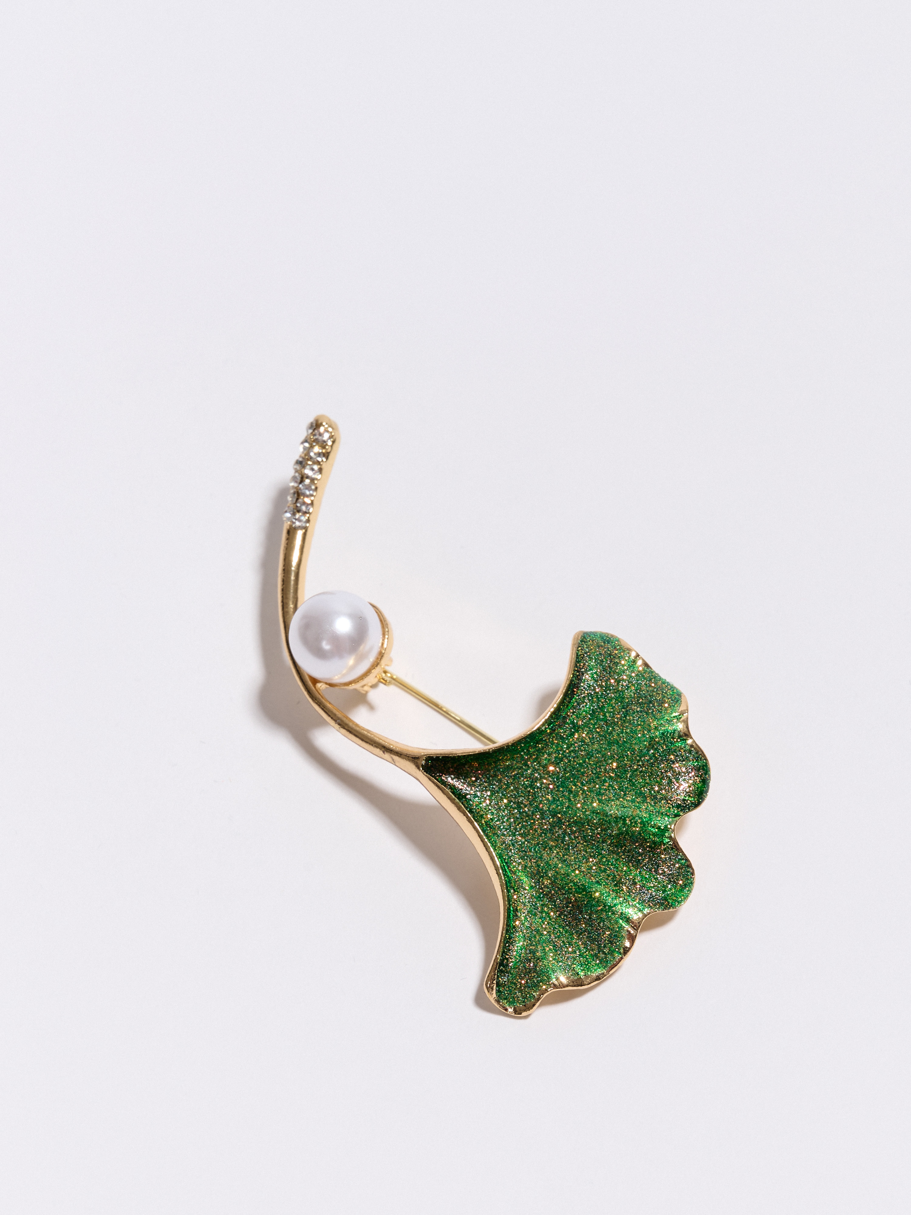 Э404118/24-02 Брошь Золотой гингко Ярославна