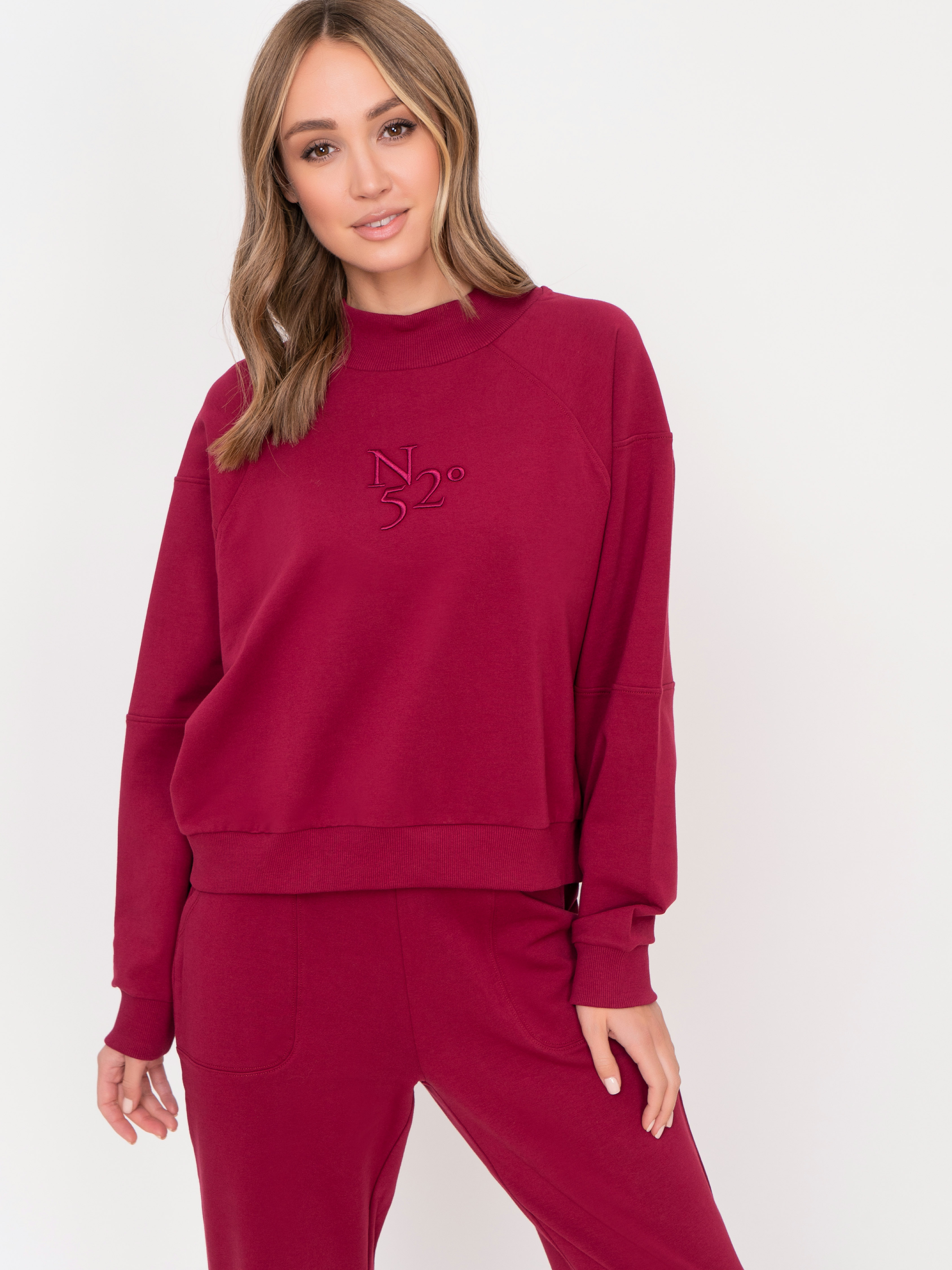 Э812476/30001/21-02 Толстовка Unq