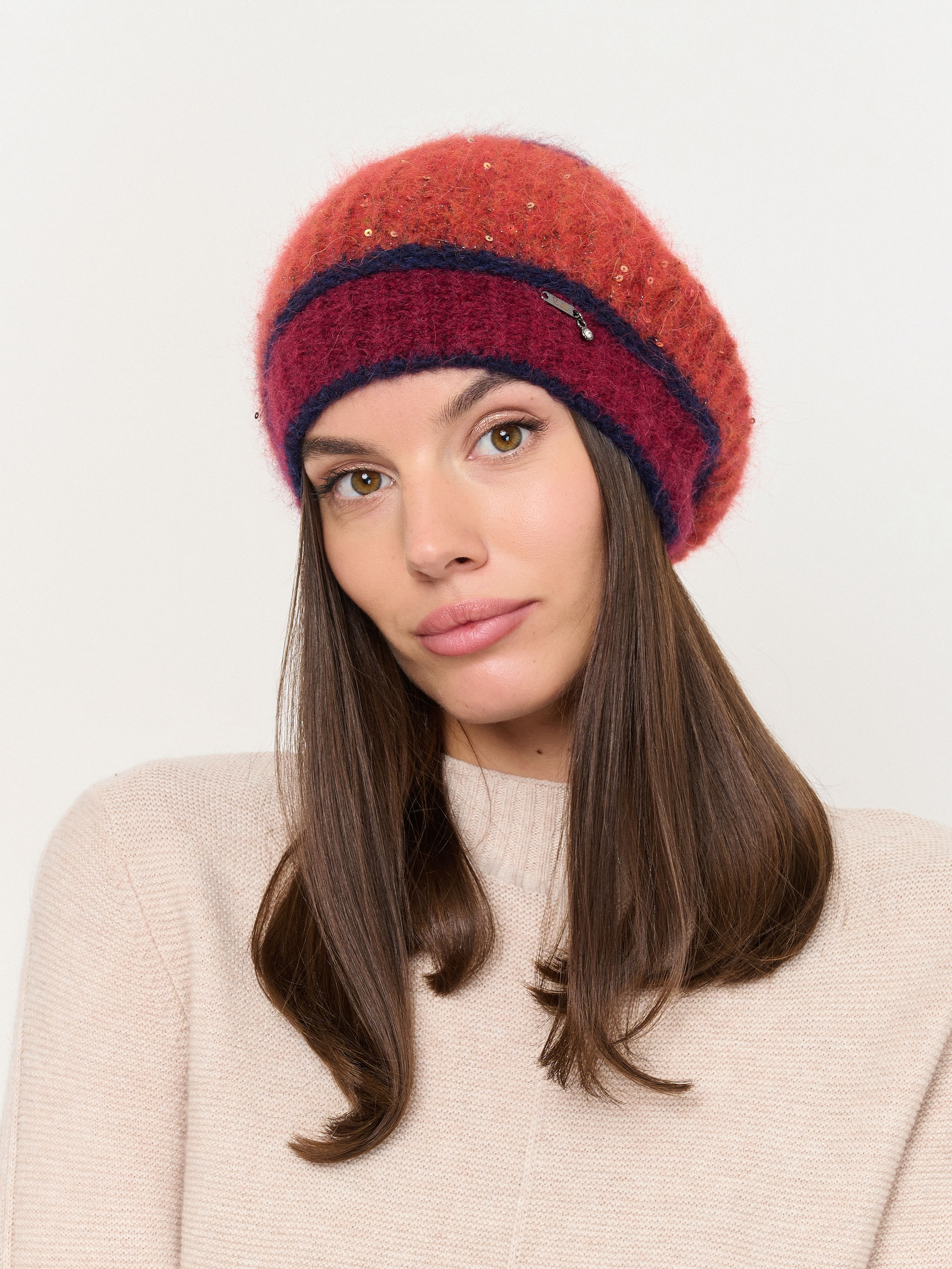 ЭSS1334BO/24-02 Берет Vizio