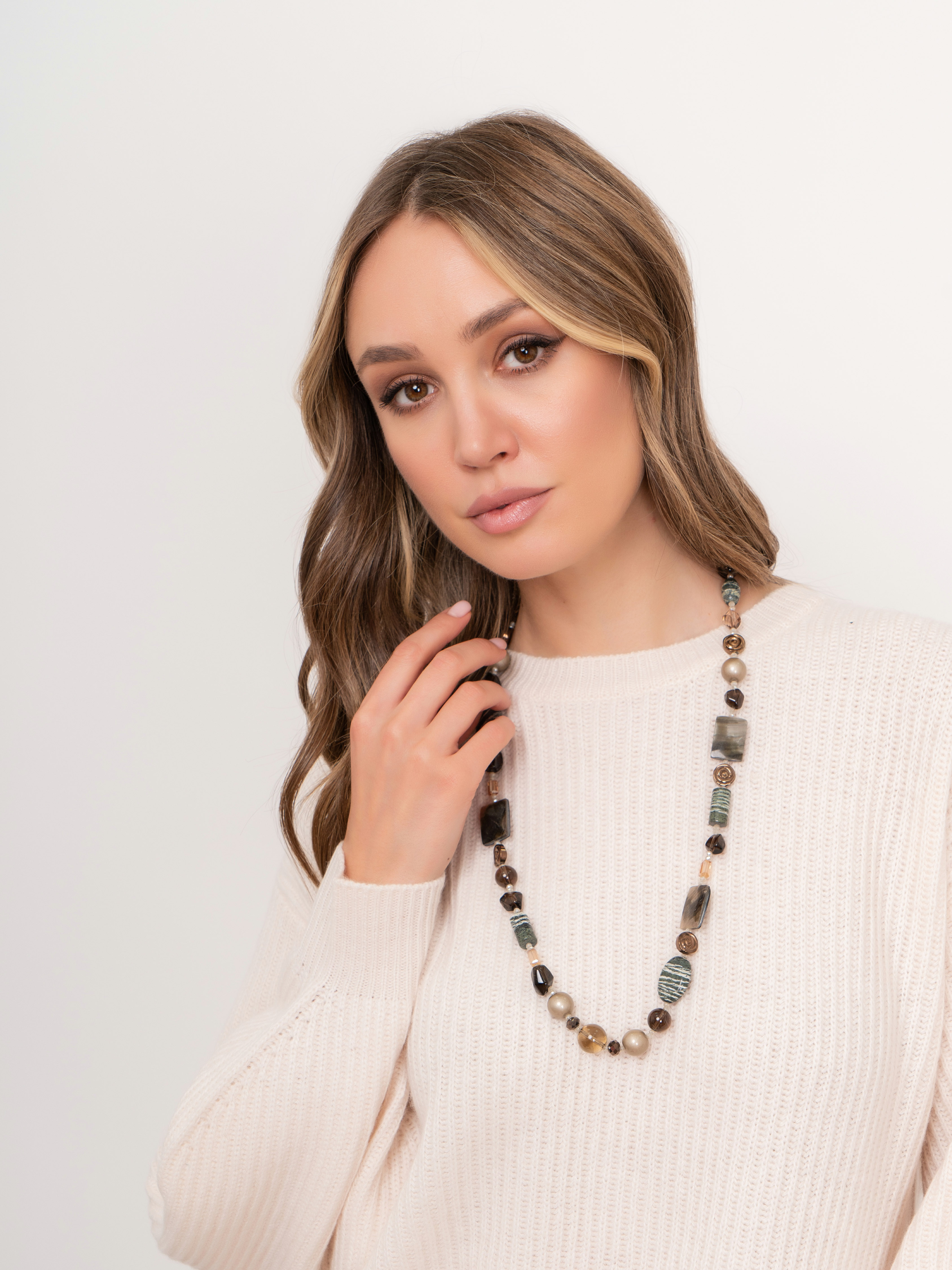 355533/21-02 Бусы Лес Бронзовых роз ср. Ярославна