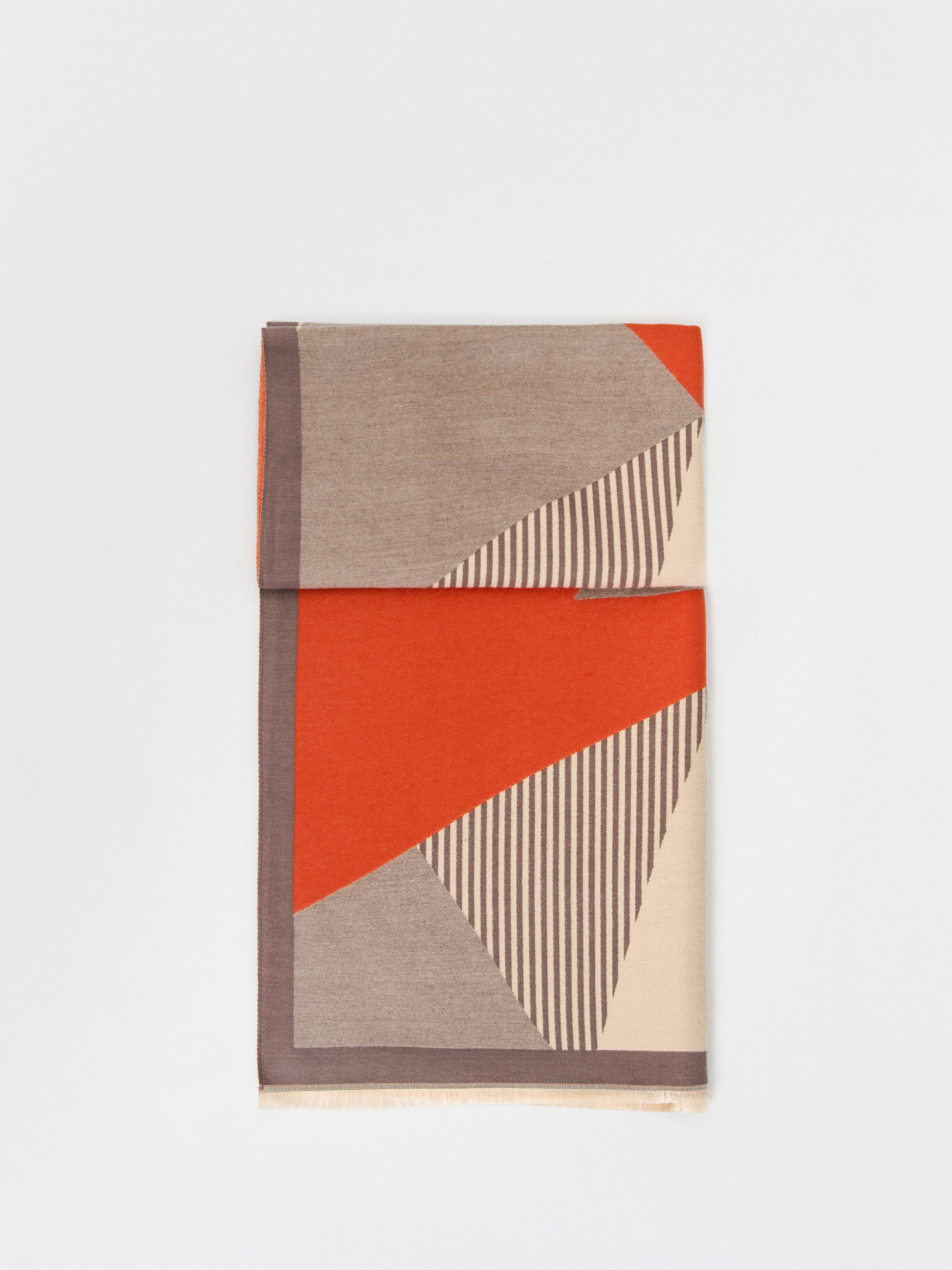 ЭLG33-269-18/м/24-02 Палантин Labbra