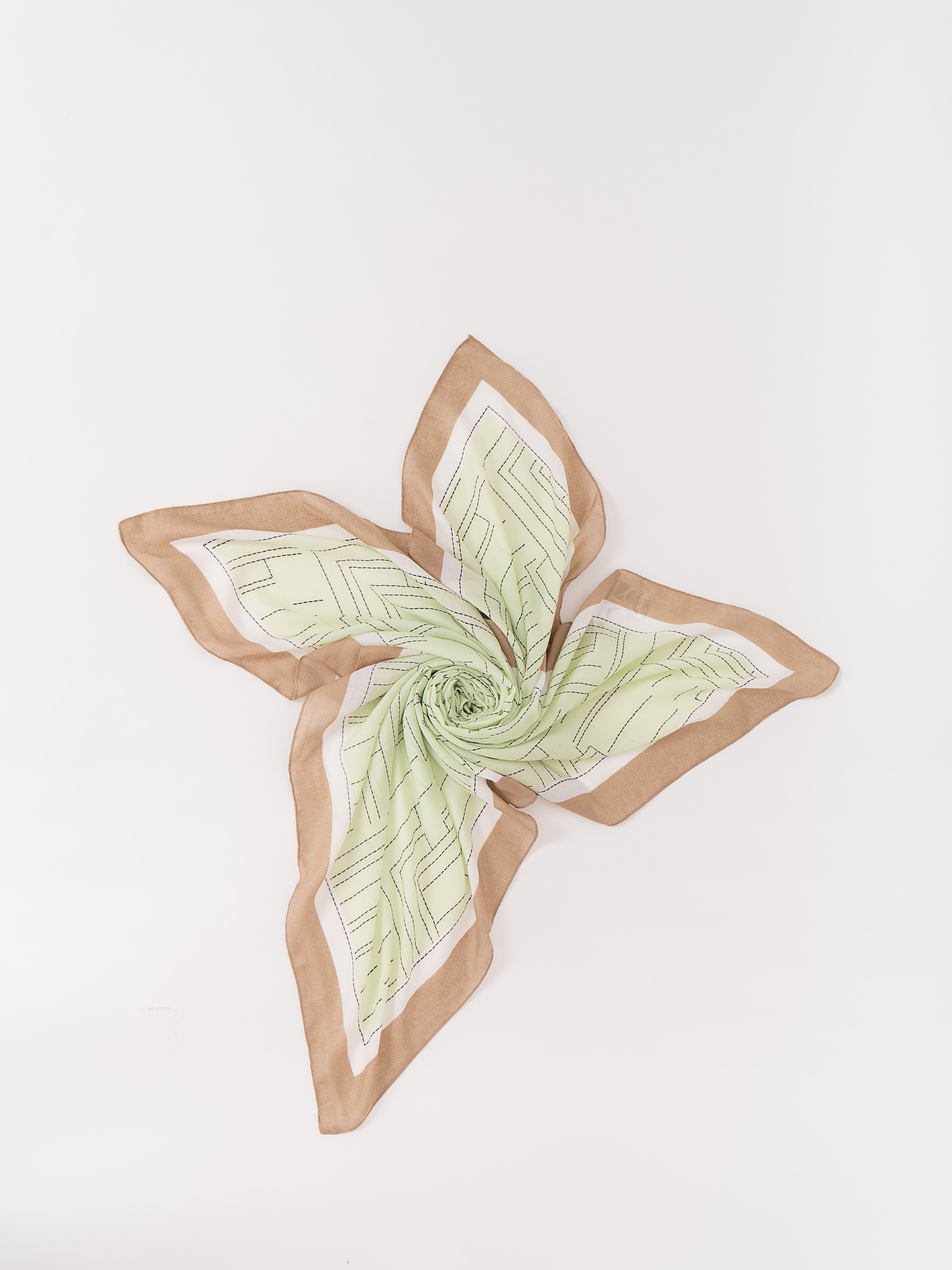 Э100001-13001/22-01 Платок Taifun